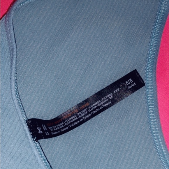 Brand new top. - Picture 3 of 4